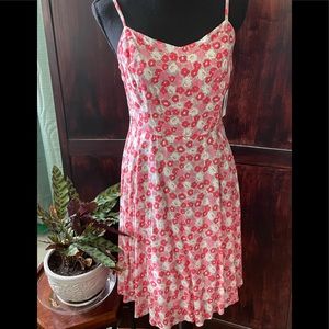 Old Navy coral print sundress with adjustable spaghetti straps. Size M